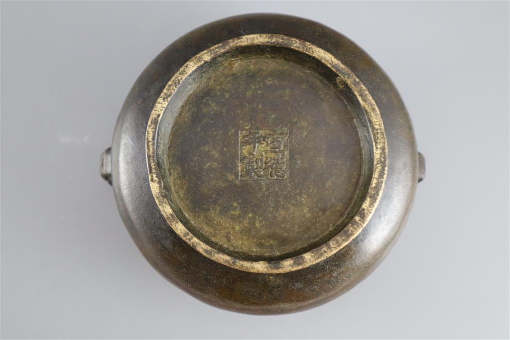 A Chinese bronze gui censer, Xuande mark but later, 16.5cm wide